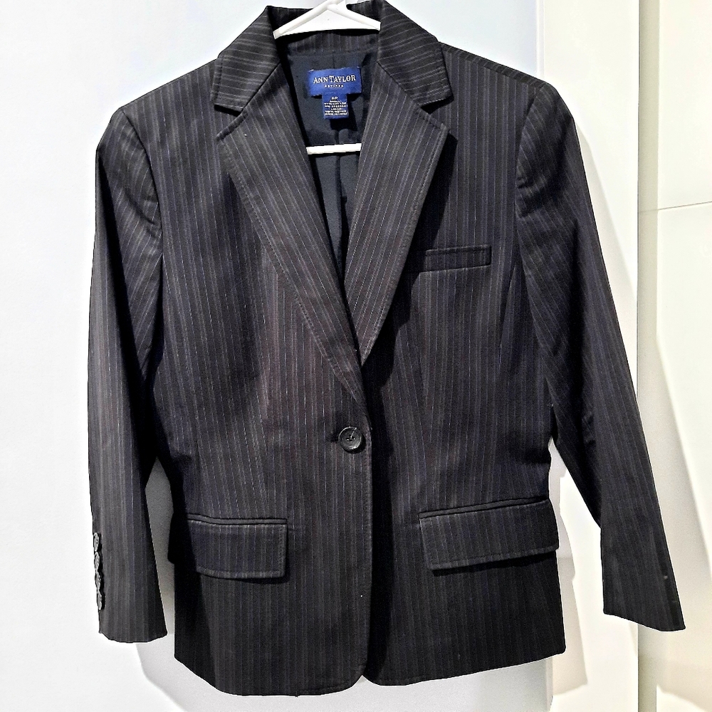 Ann‎ Taylor blazer